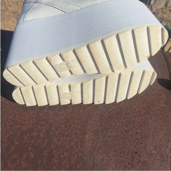 Women's White Platform Sneakers - Picture 5 of 9